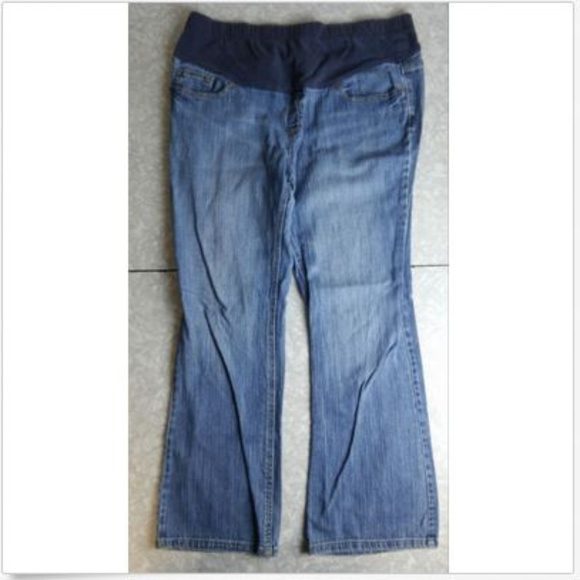 Old Navy Maternity Bootcut Jeans, Medium Wash - Picture 3 of 8